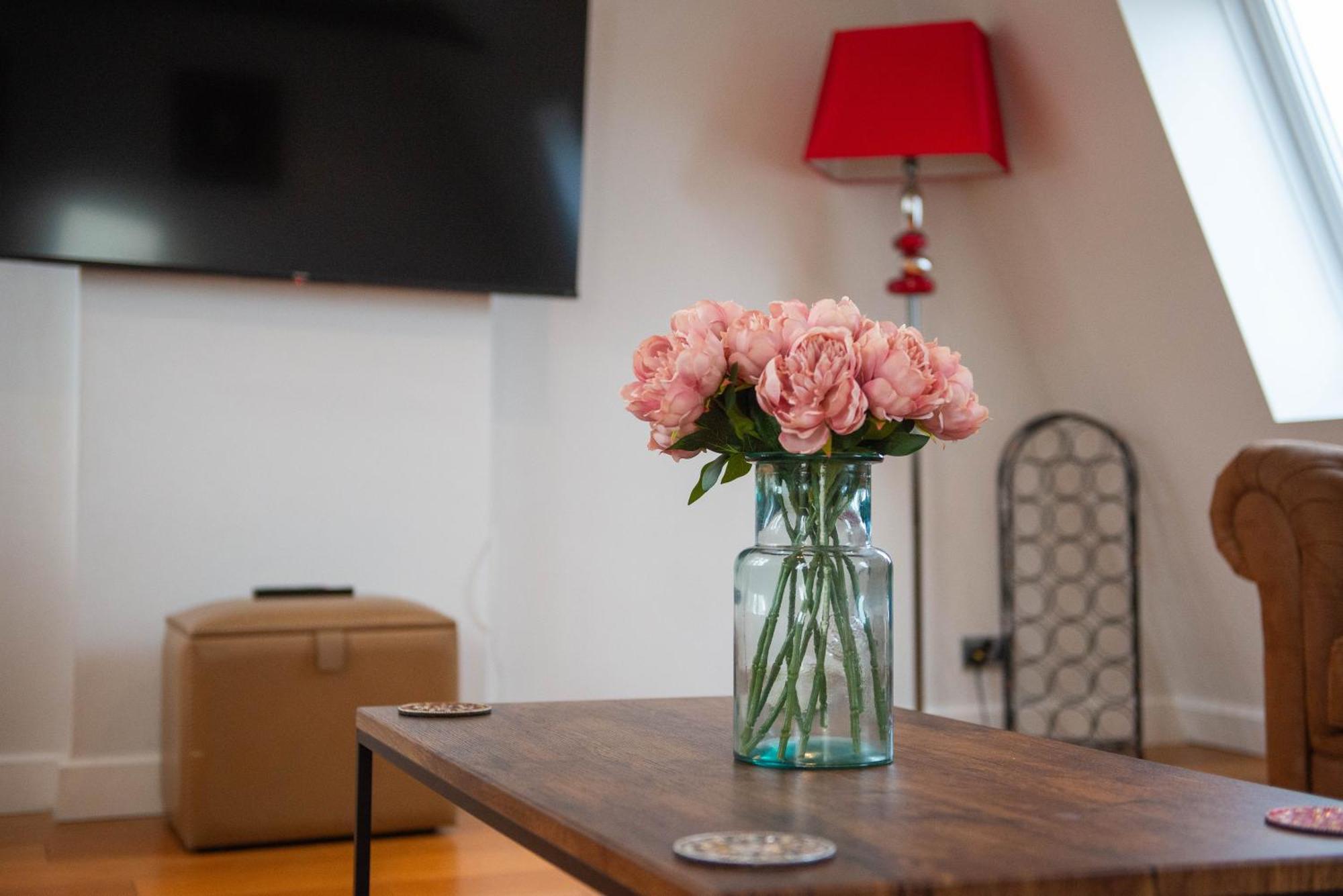 Stylish Townhouse, Work Desk, Fast Wi-Fi, Sleeps 6 Stamford Exterior foto